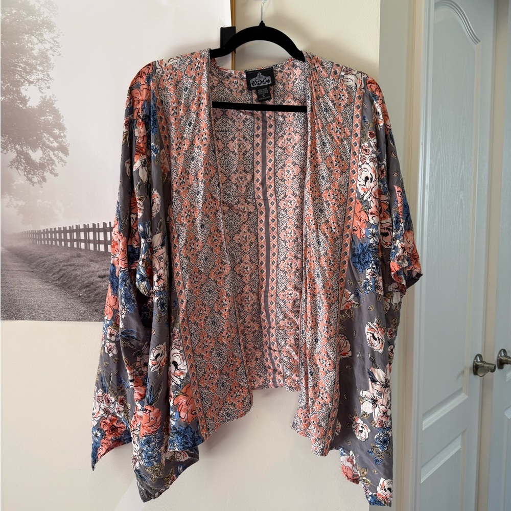 Angie Floral Kimono in Gray and Pink size L